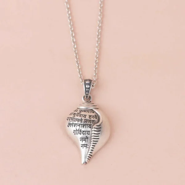 Shri Krishna Shankha Pendant with Chain